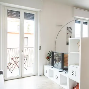 https://garibaldi-district-luminous-apartment.it-lombardy.com